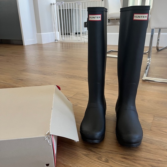 Hunter Tall Women’s Original Wellington Boots | Size 8 - Picture 2 of 4